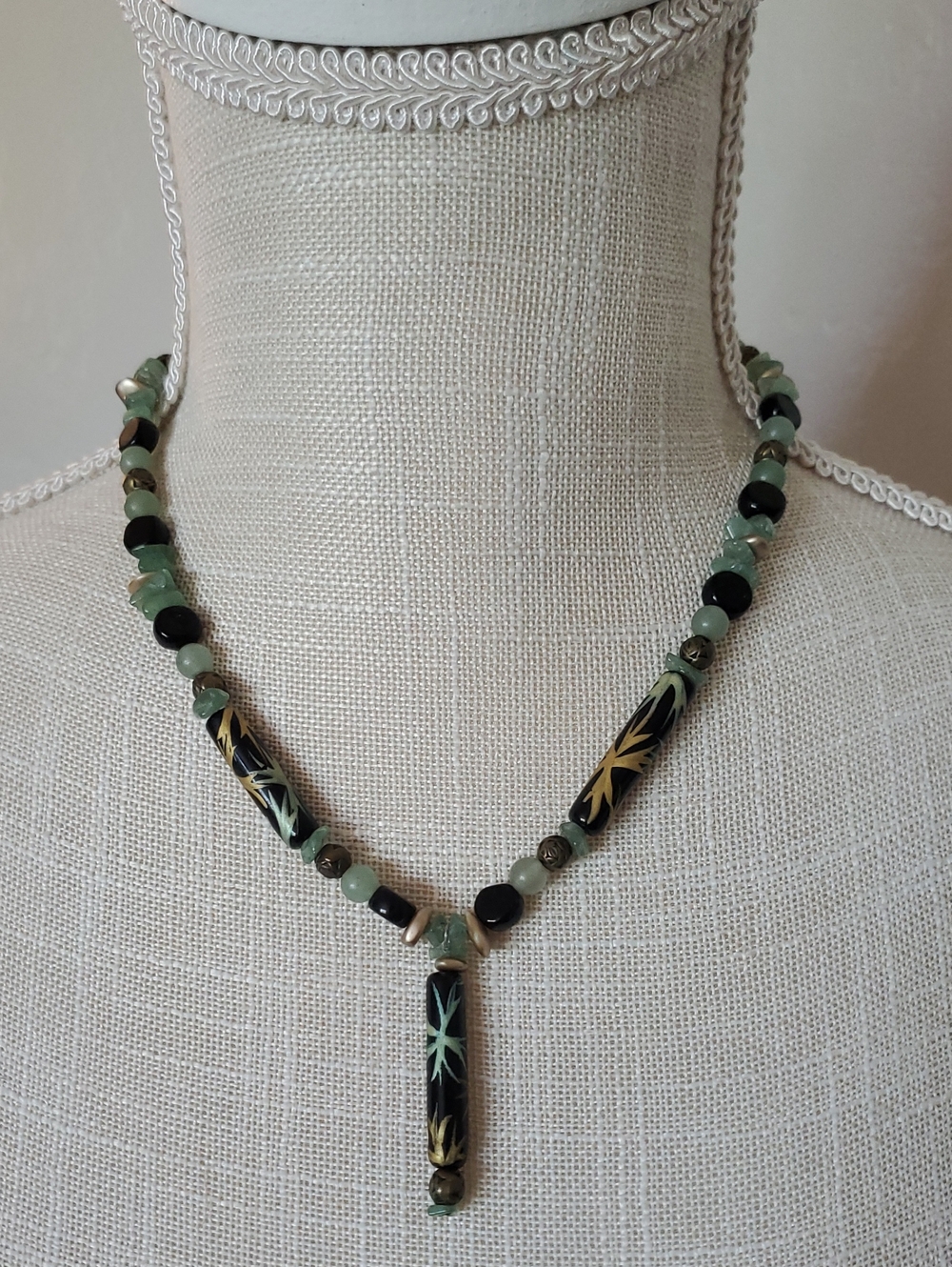 Vintage Green Aventurine Hand Painted Black Bamboo Coral Pendant Y Necklace